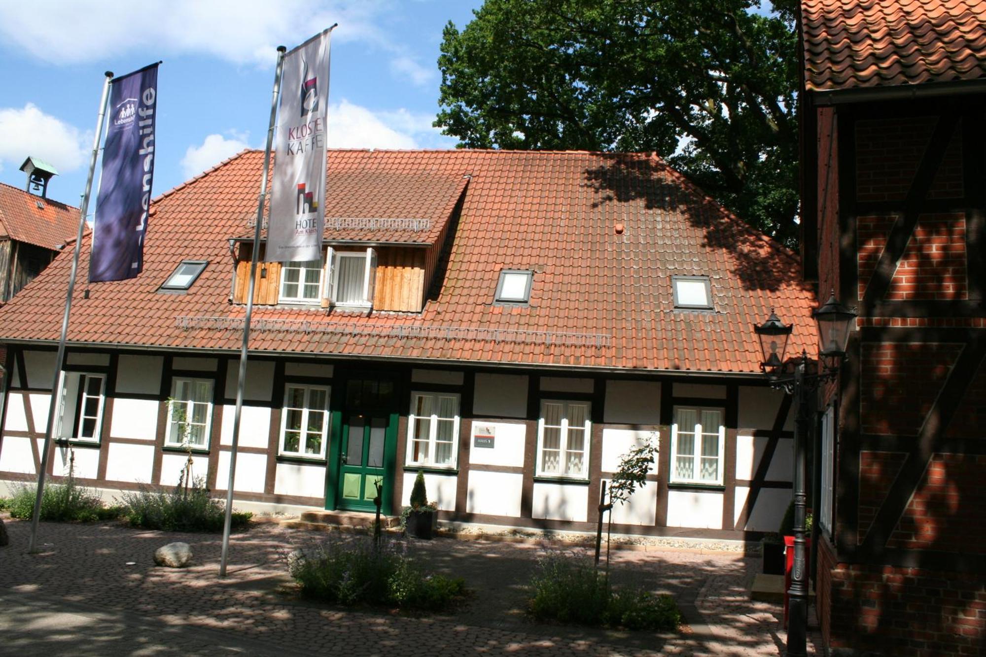 Hotel Am Kloster Wienhausen Exteriör bild